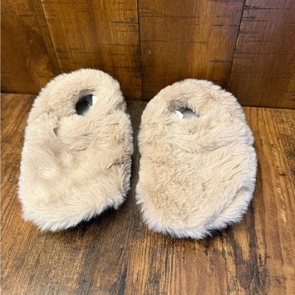 Ten Little Kids Cozy Slippers - Picture 3 of 4